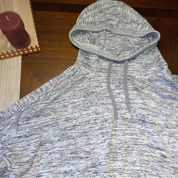 Athleta Blissfull Poncho Gray Hoodie Sz M - Picture 3 of 3